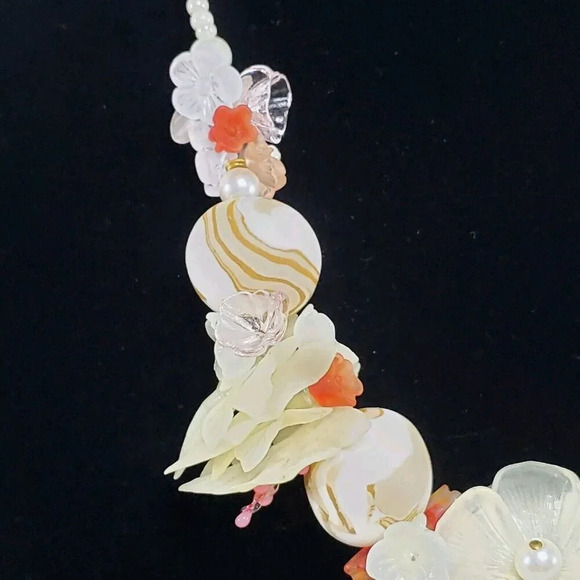 VTG Lucite Necklace Earrings Lucite Flower Leaf Pastel Beads Bridal Wedding - Picture 10 of 16